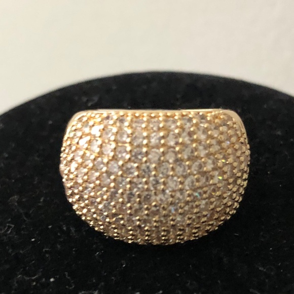 Oval Shaped Gold Ring - Picture 8 of 9